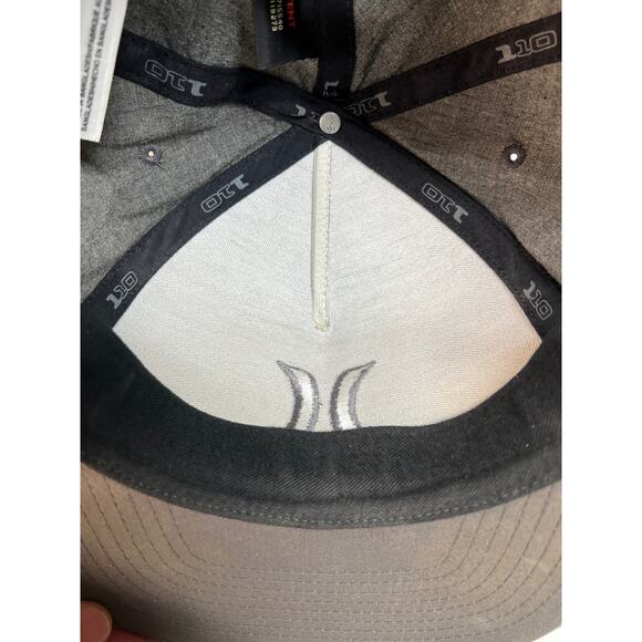 Hurley Flex Fit Gray Baseball Skater Cap - Solid Light Gray Logo Embroidered - Picture 4 of 5
